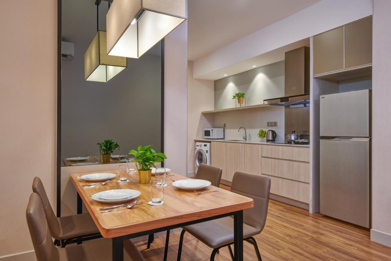 Mercure Living Putrajaya Eksteriør billede A typical kitchen in a serviced apartment