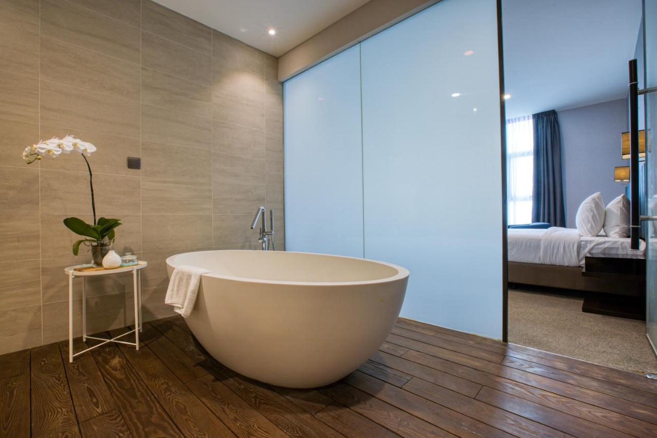 Mercure Living Putrajaya Eksteriør billede Bathroom