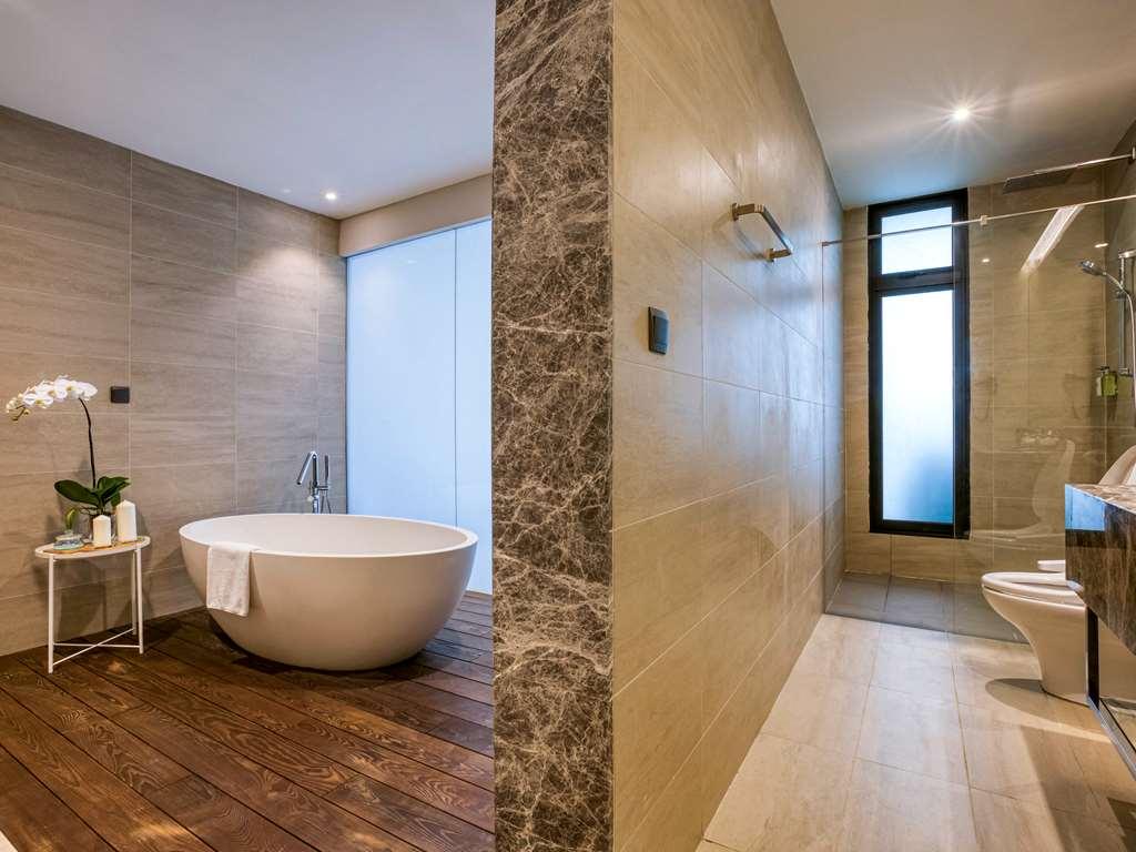 Mercure Living Putrajaya Eksteriør billede Bathroom