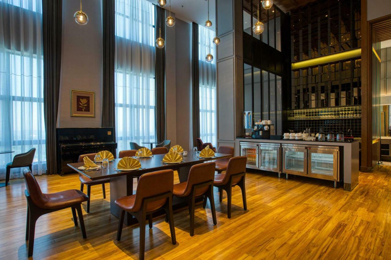 Mercure Living Putrajaya Eksteriør billede The Royal Wing Suites and Spa